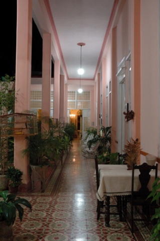 Hostal La Pérgola Santa Clara 10